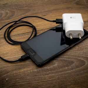 スマホ充電 80で止める