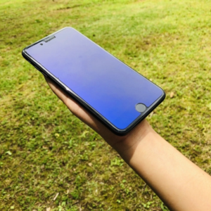 スマホ 保護フィルム いらない